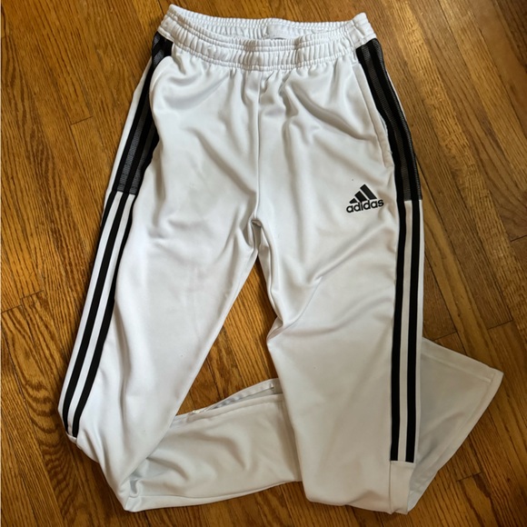 *LIKE NEW* Youth Large (13-14Y) Adidas Sweatpants - Picture 5 of 5